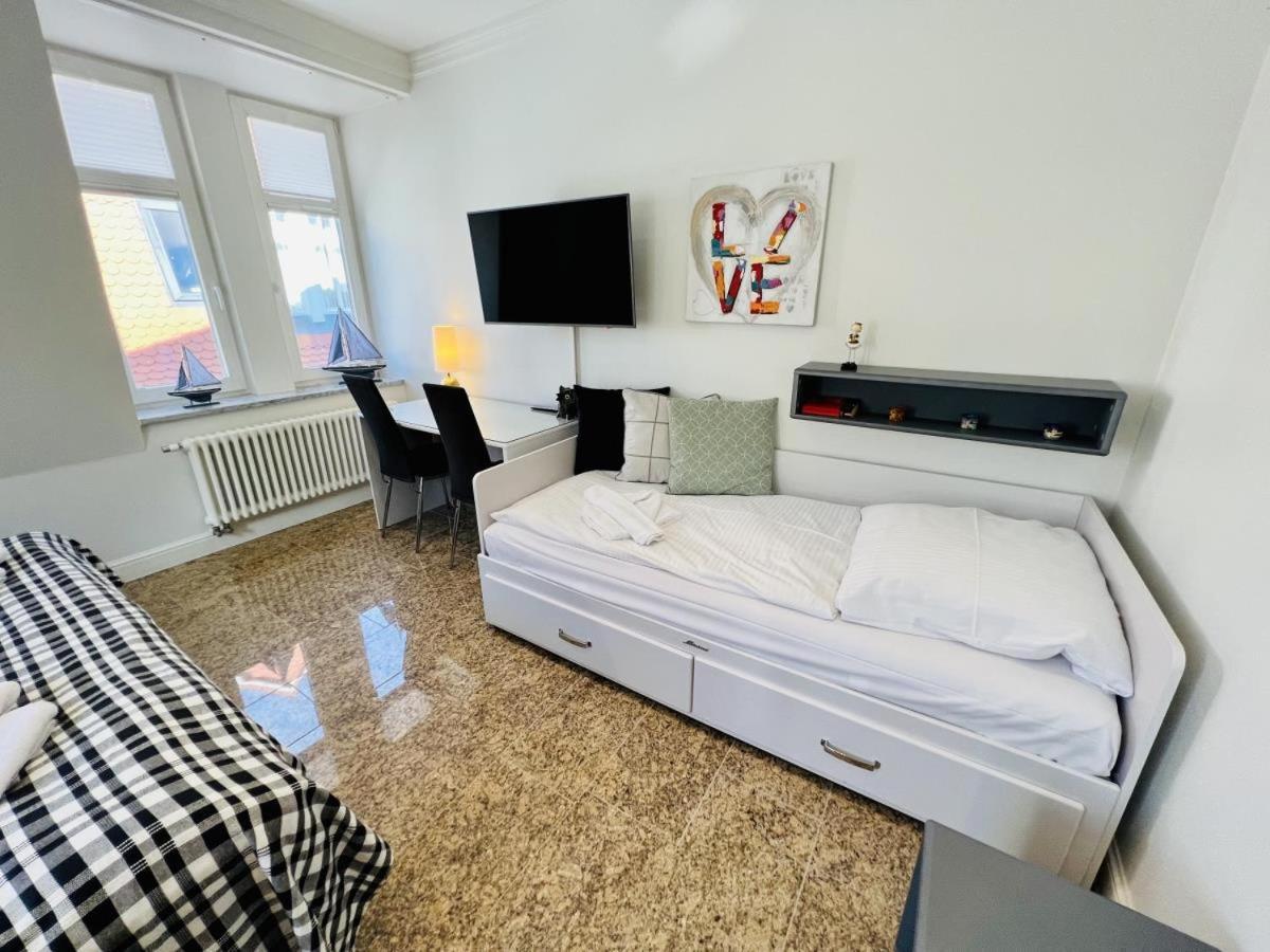 Meerzeit, Direkt Am *